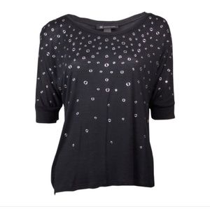 Scoop neck grommit tee